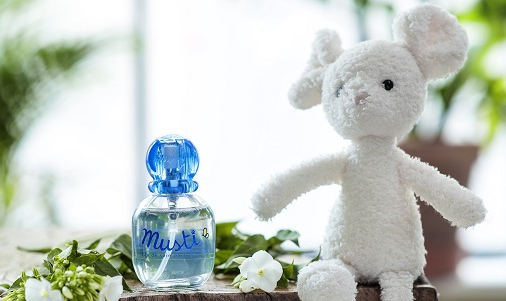 Baby Fragrance: Lightly perfumed floral water - no alcohol